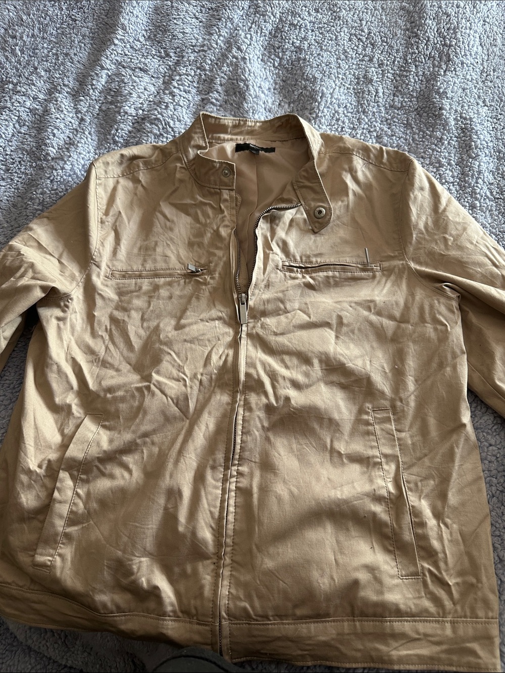 Lightweight Beige Shirt Jacket with Zip Front